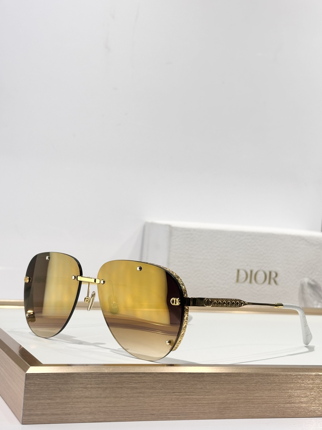 DIORMODEL:NEODA1UXRSIZE：61口14-140