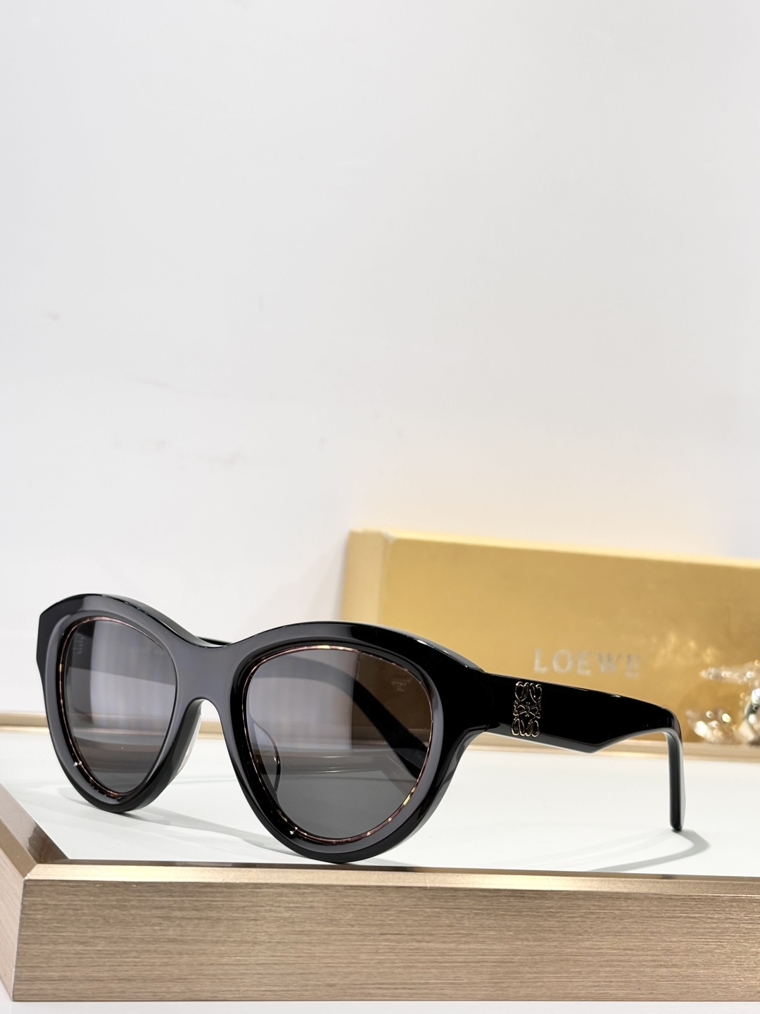 LoeweMODEL：LW40182USIZE：53口19-140