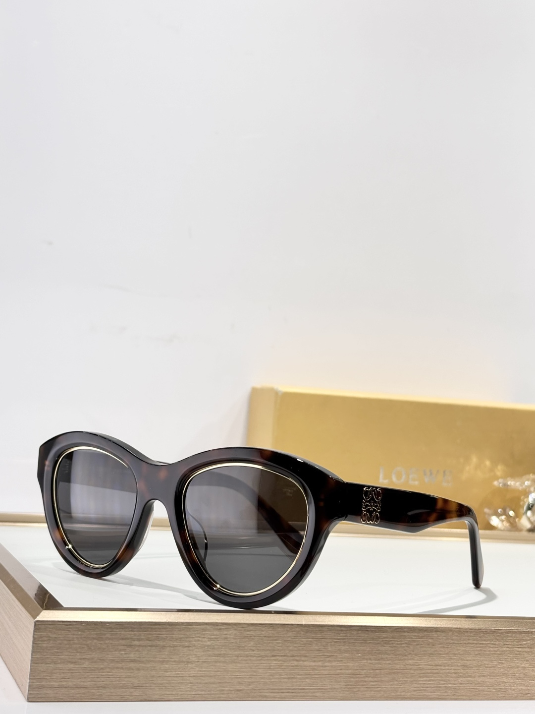 LoeweMODEL：LW40182USIZE：53口19-140