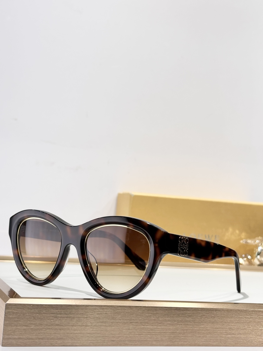 LoeweMODEL：LW40182USIZE：53口19-140