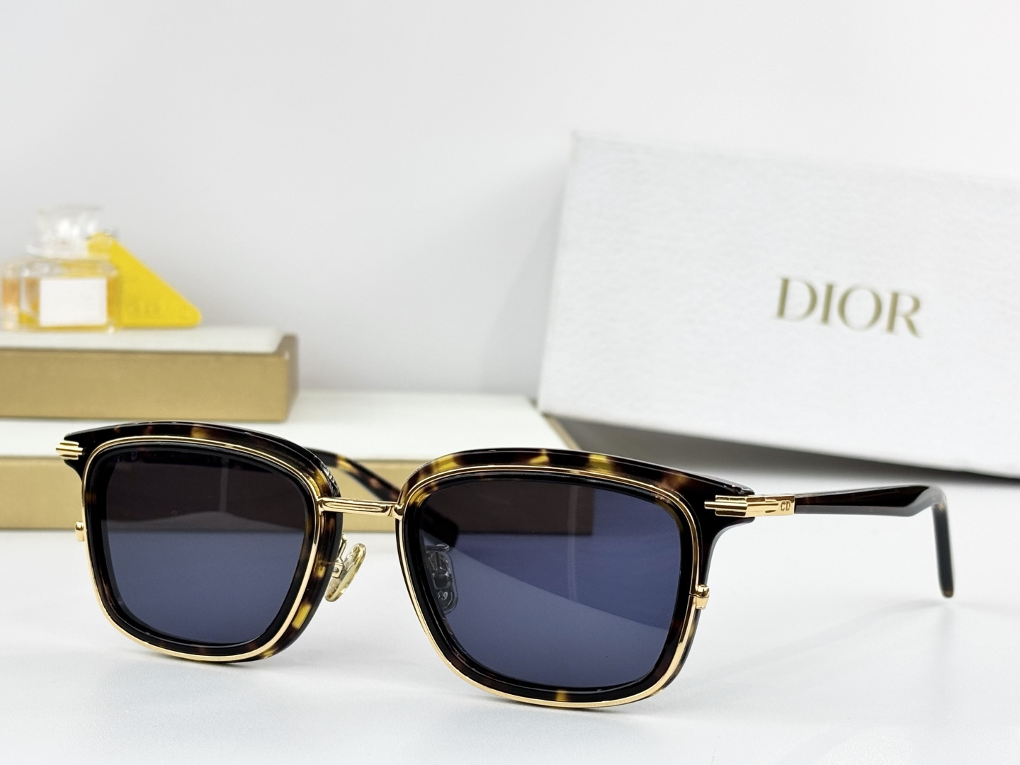 DIO*MOE：DiorBlacKSuit S18FSize：55口20 140