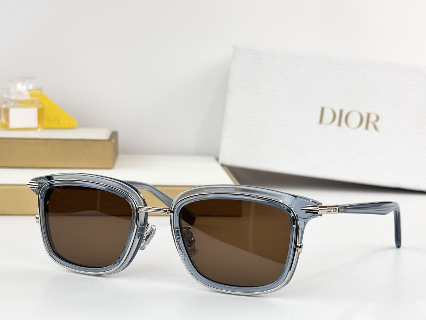 DIO*MOE：DiorBlacKSuit S18FSize：55口20 140