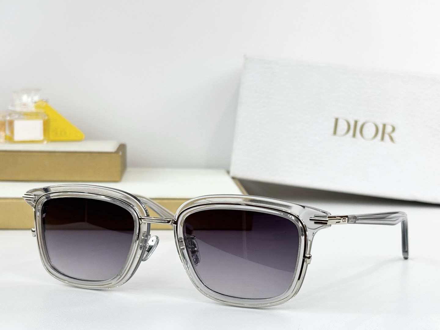 DIO*MOE：DiorBlacKSuit S18FSize：55口20 140