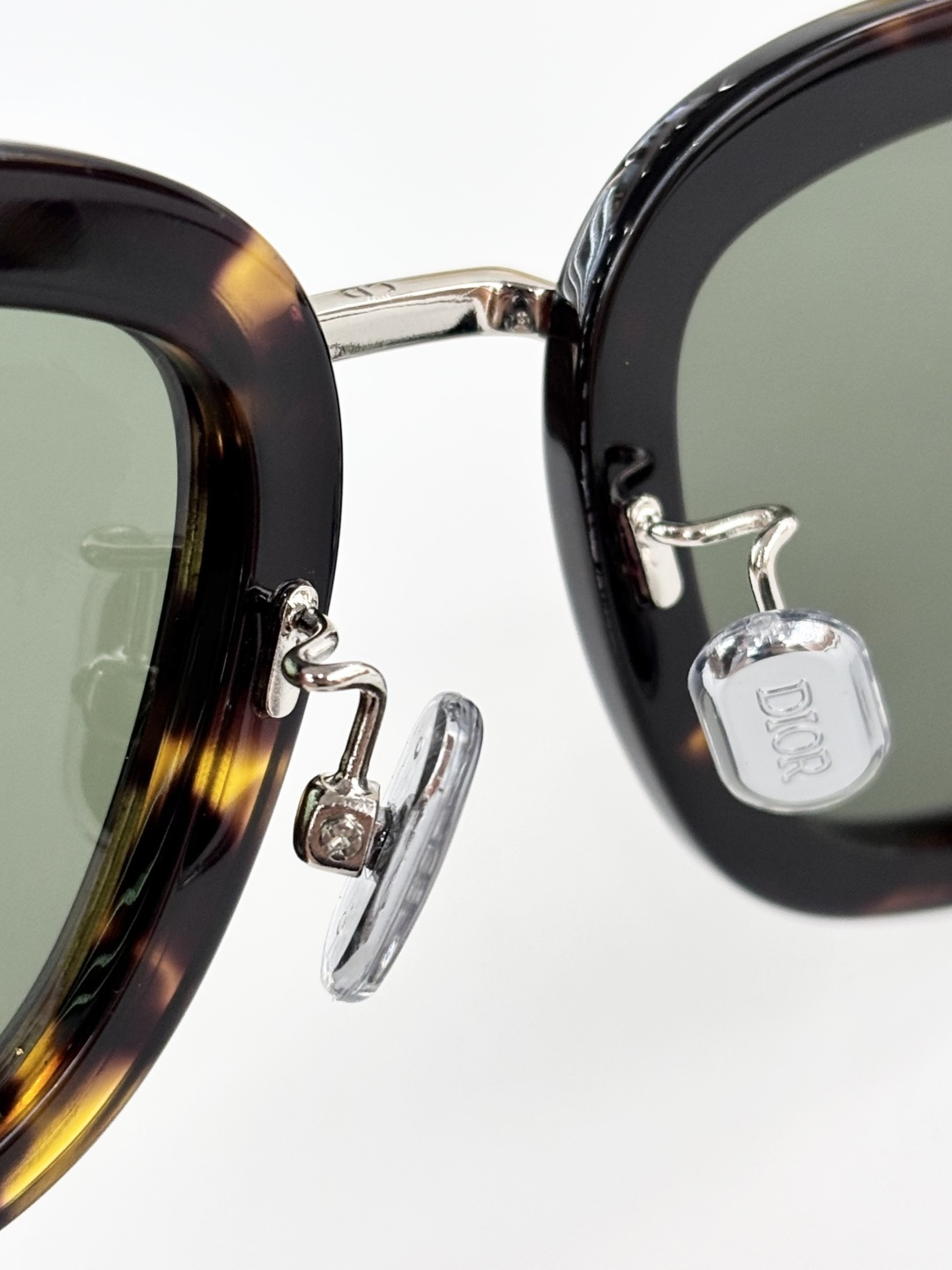 DIO*MOE：DiorBlacKSuit S18FSize：55口20 140