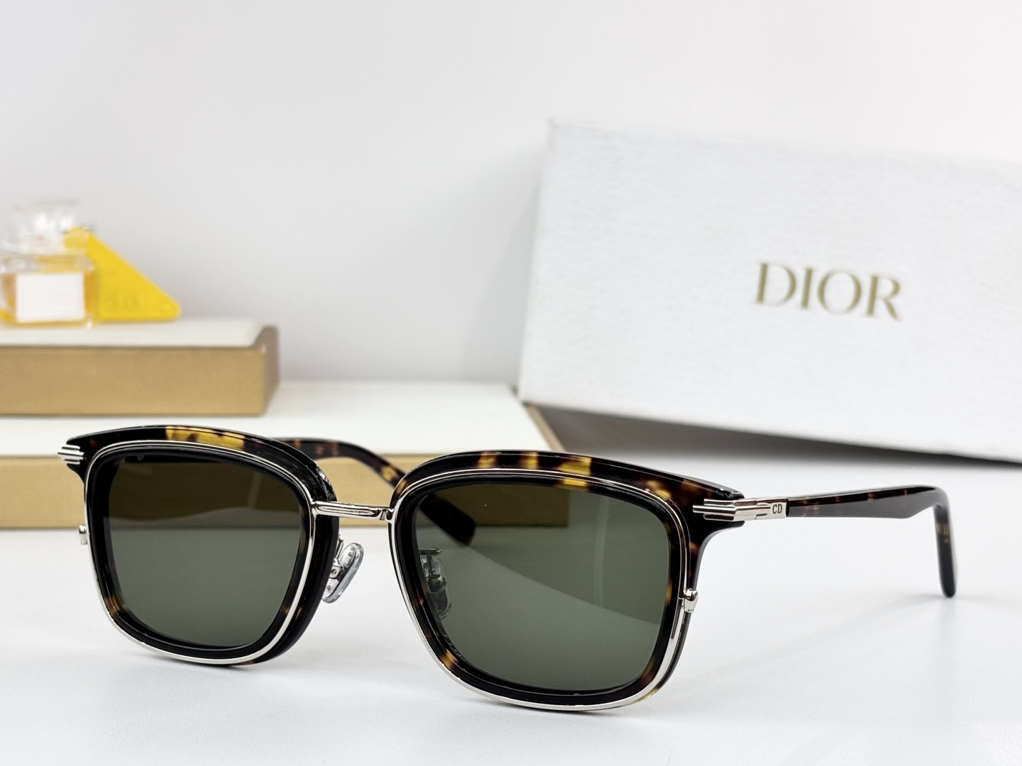 DIO*MOE：DiorBlacKSuit S18FSize：55口20 140