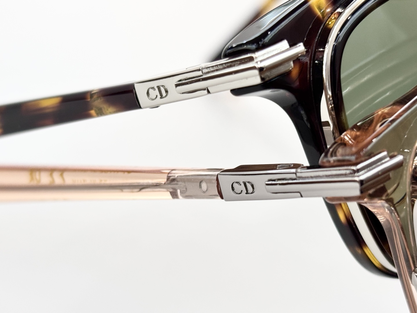 DIO*MOE：DiorBlacKSuit S18FSize：55口20 140