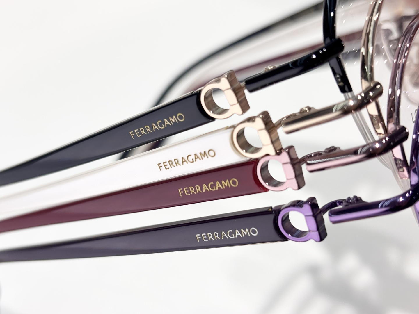 FERRAGAMOMOD：SF2595LBTITANIUMSize：51口20 140