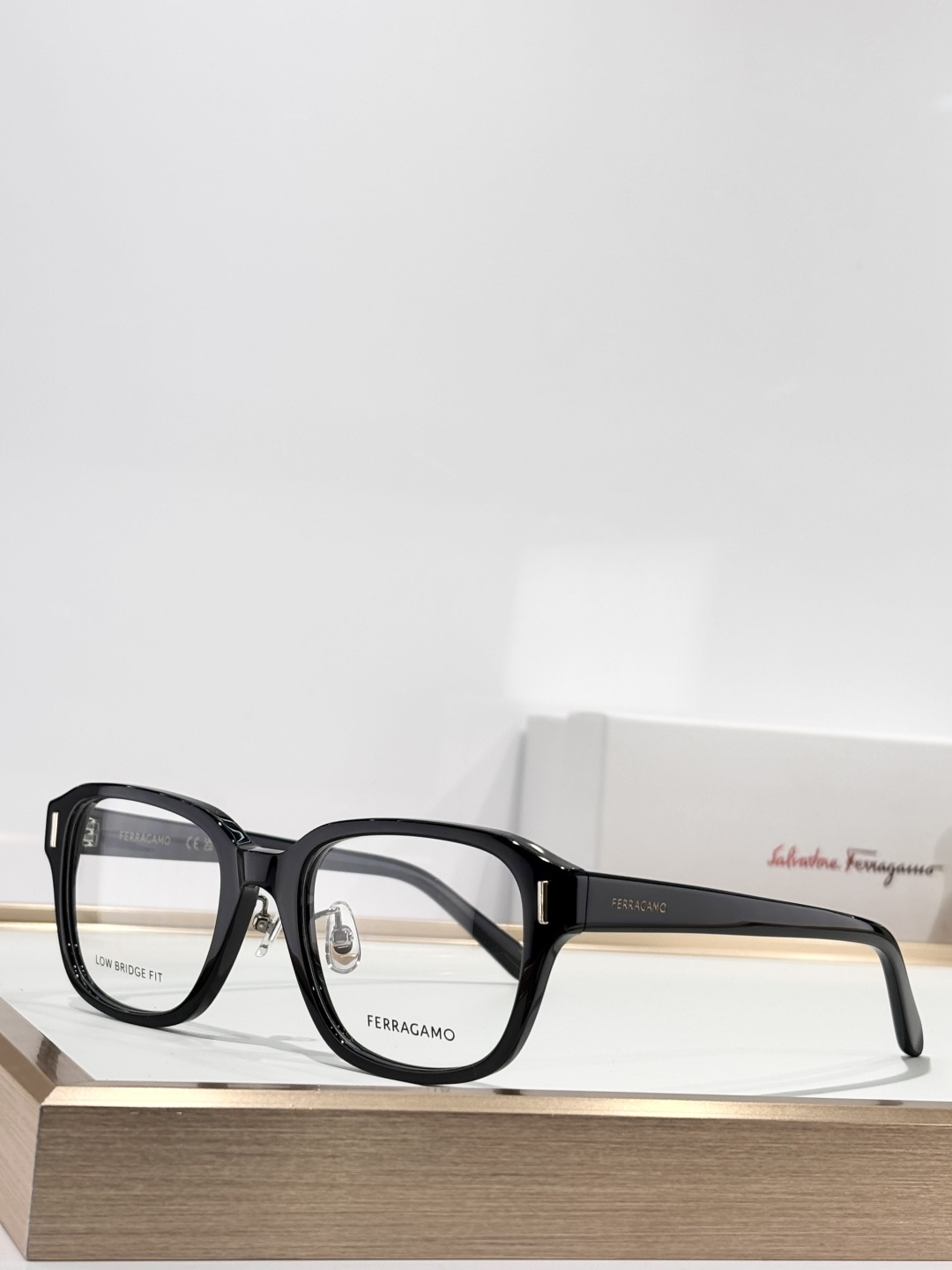 FERRAGAMOMod：SF3020LBSize：53口20-145