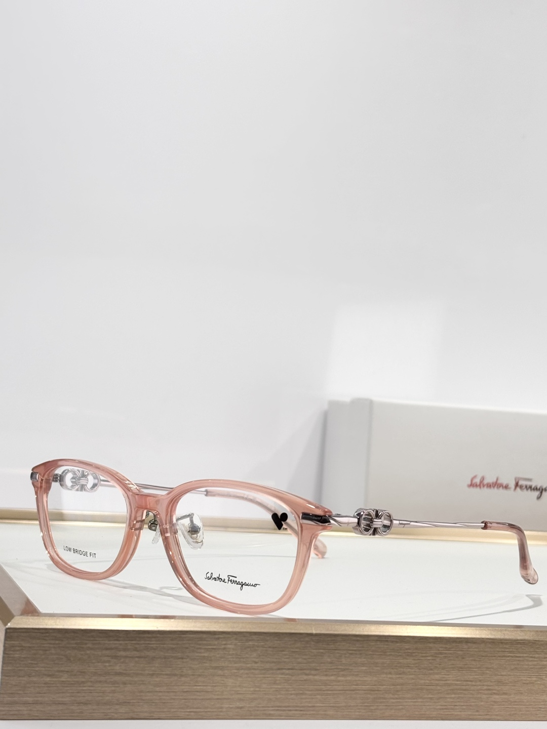 FERRAGAMOMod：SF2942Size：52口17-140