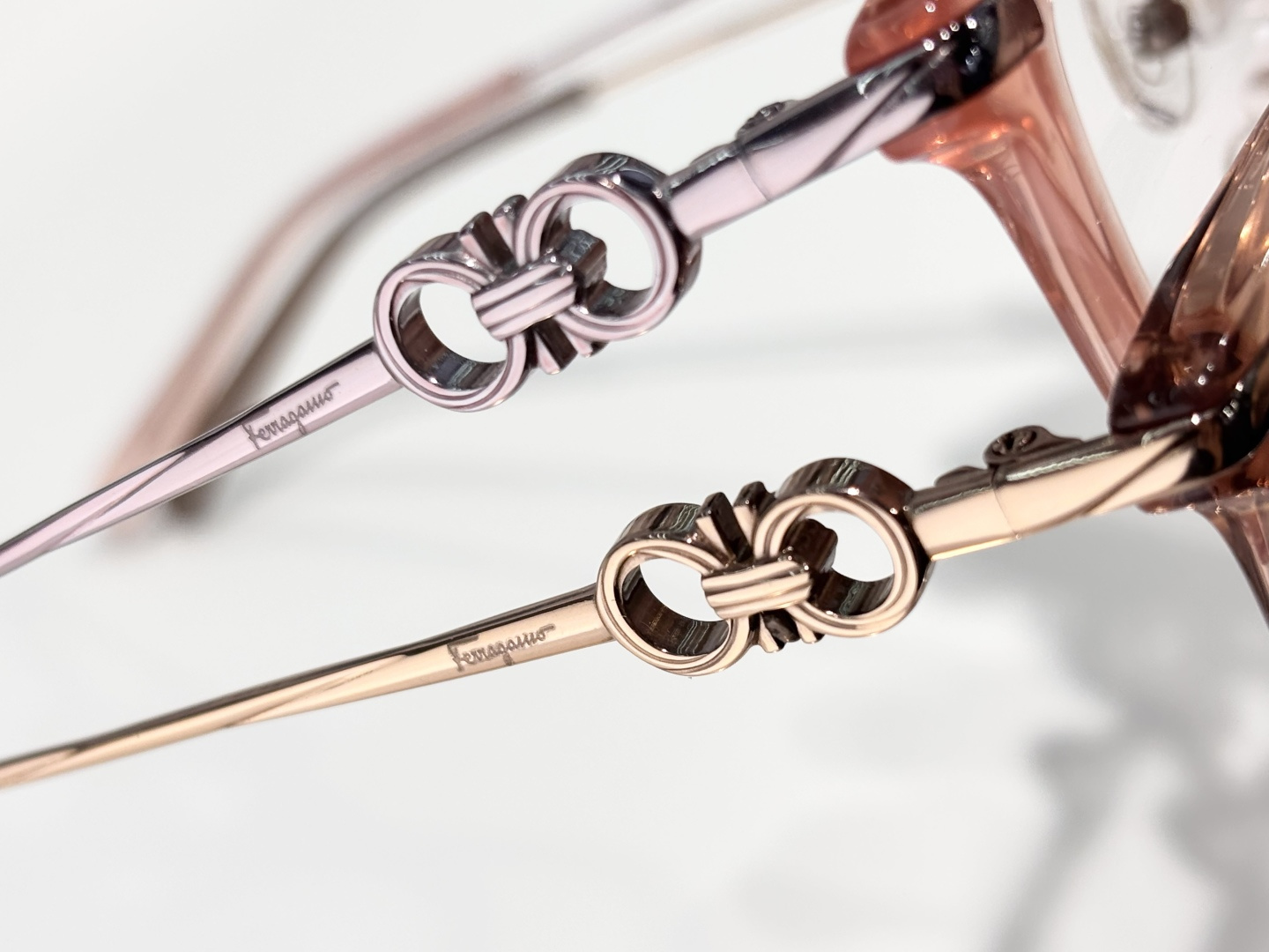 FERRAGAMOMod：SF2942Size：52口17-140