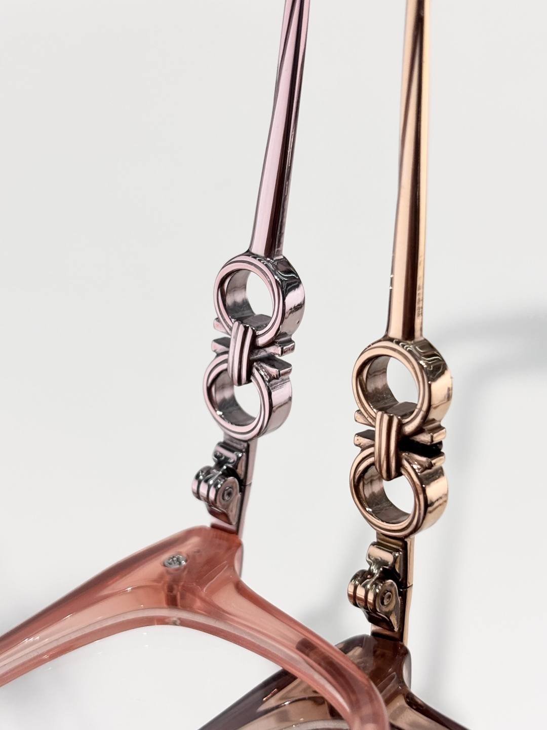 FERRAGAMOMod：SF2942Size：52口17-140