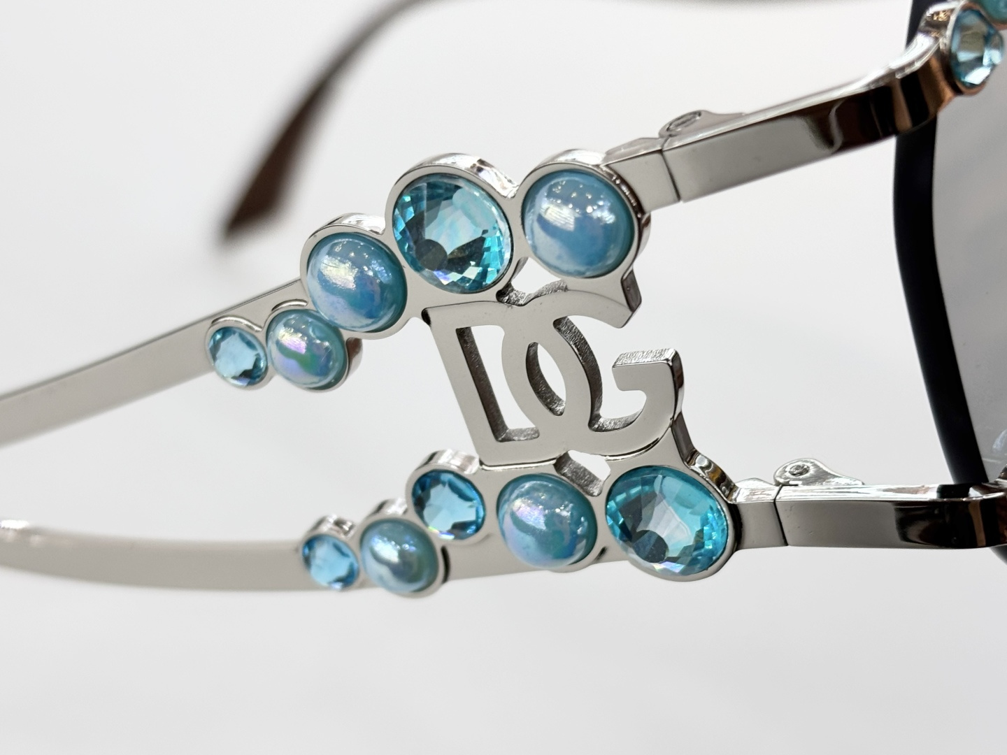 DOLCE & GABBAN*MODEL：DG1653BSIZE：136口52-140。