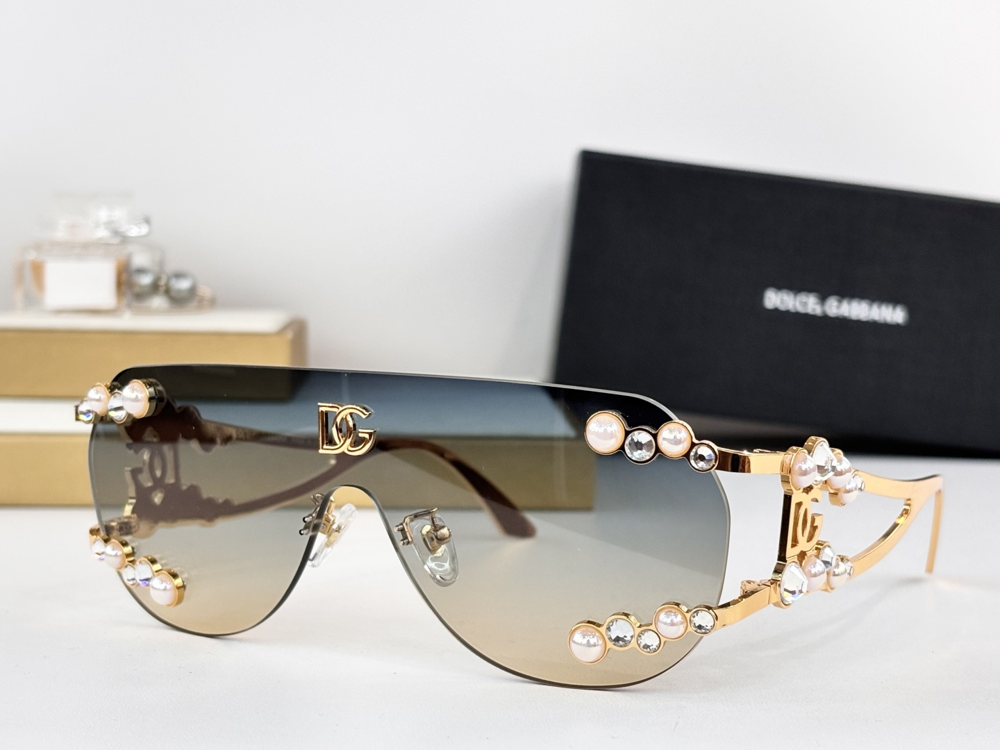 DOLCE & GABBAN*MODEL：DG1653BSIZE：136口52-140。