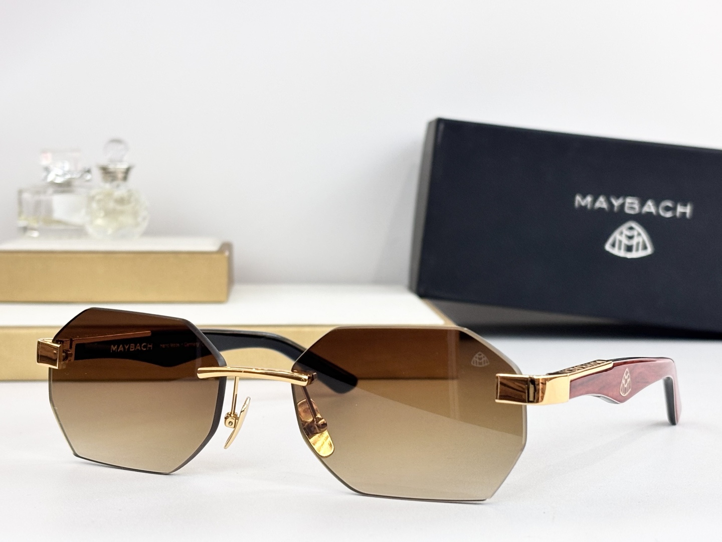 MAYBAC* MODEL：THE ARTISTI SIZE：61口18-145