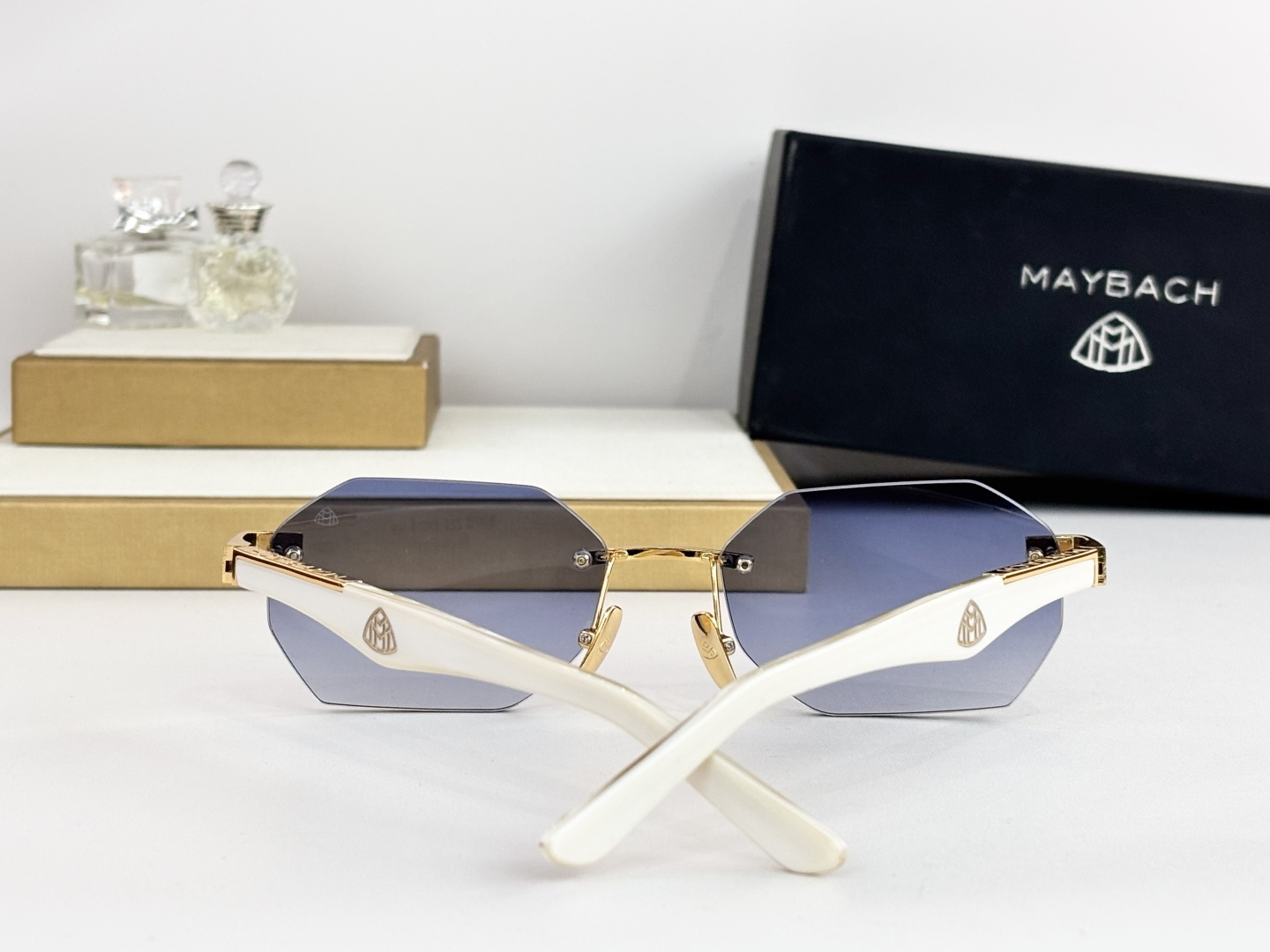 MAYBAC* MODEL：THE ARTISTI SIZE：61口18-145