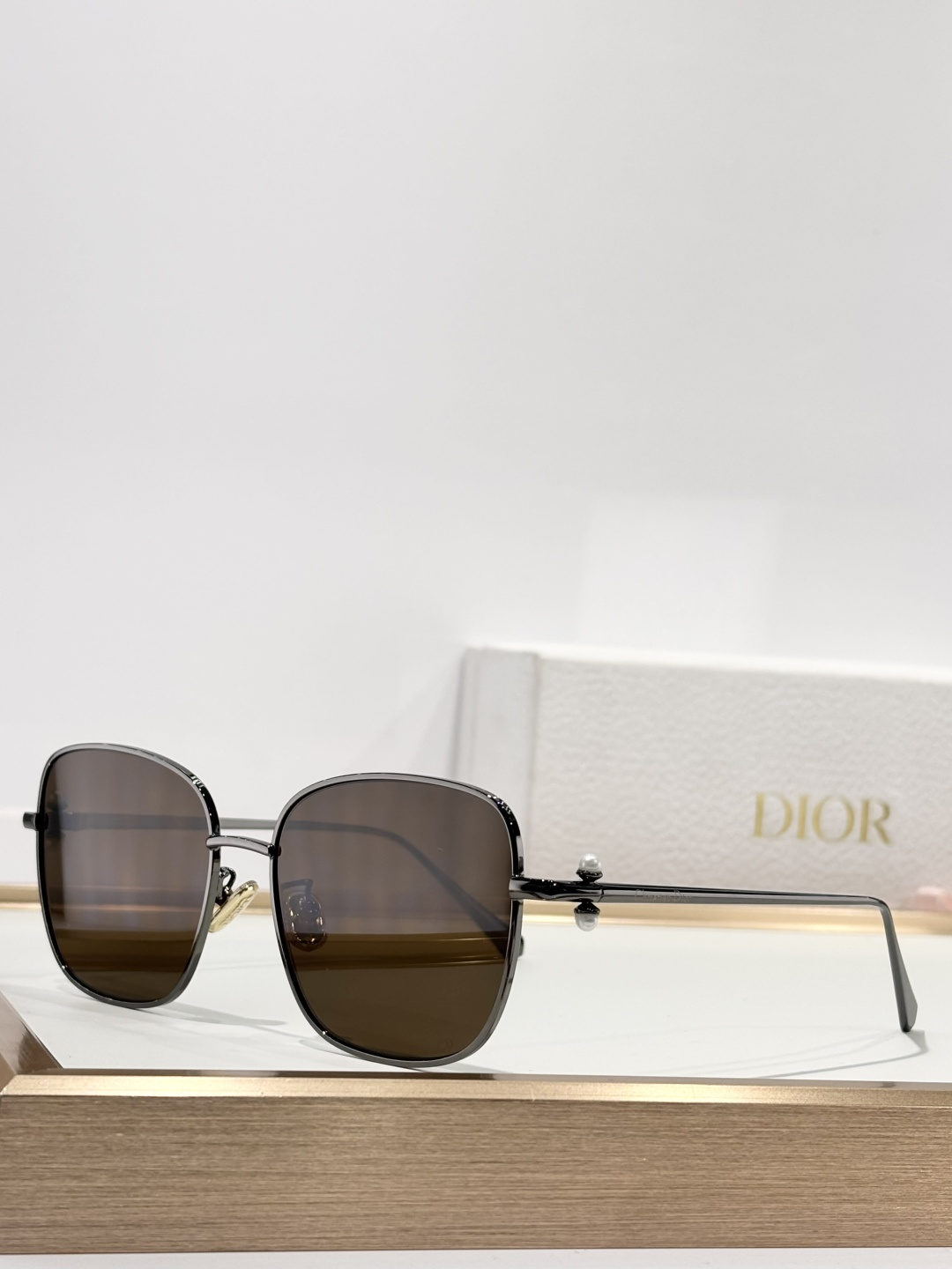 DIORMODEL：DiorTriba1er S1U SIZE：56口17-140