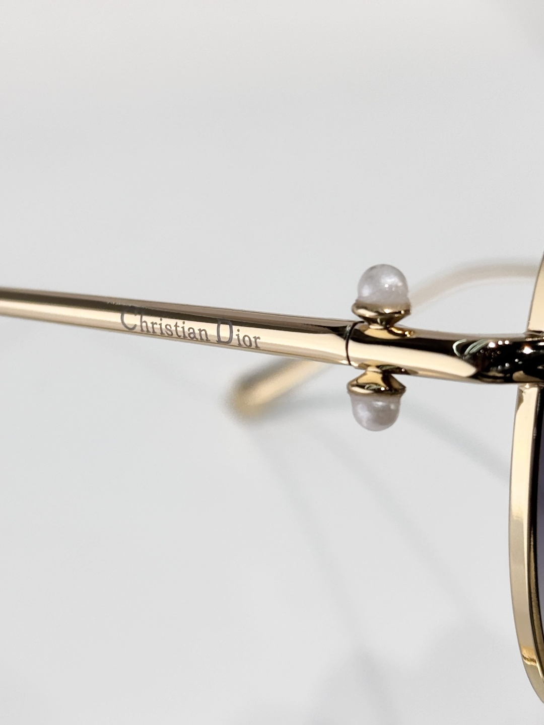 DIORMODEL：DiorTriba1er S1U SIZE：56口17-140