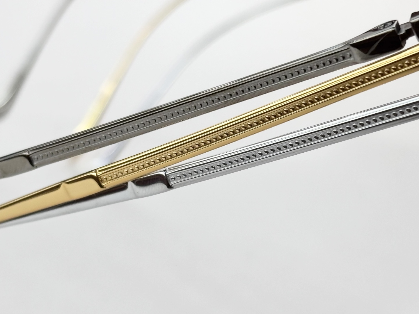 DUNHIL*登*喜路TITANIUMMODEL：61835SIZE：55口18-140