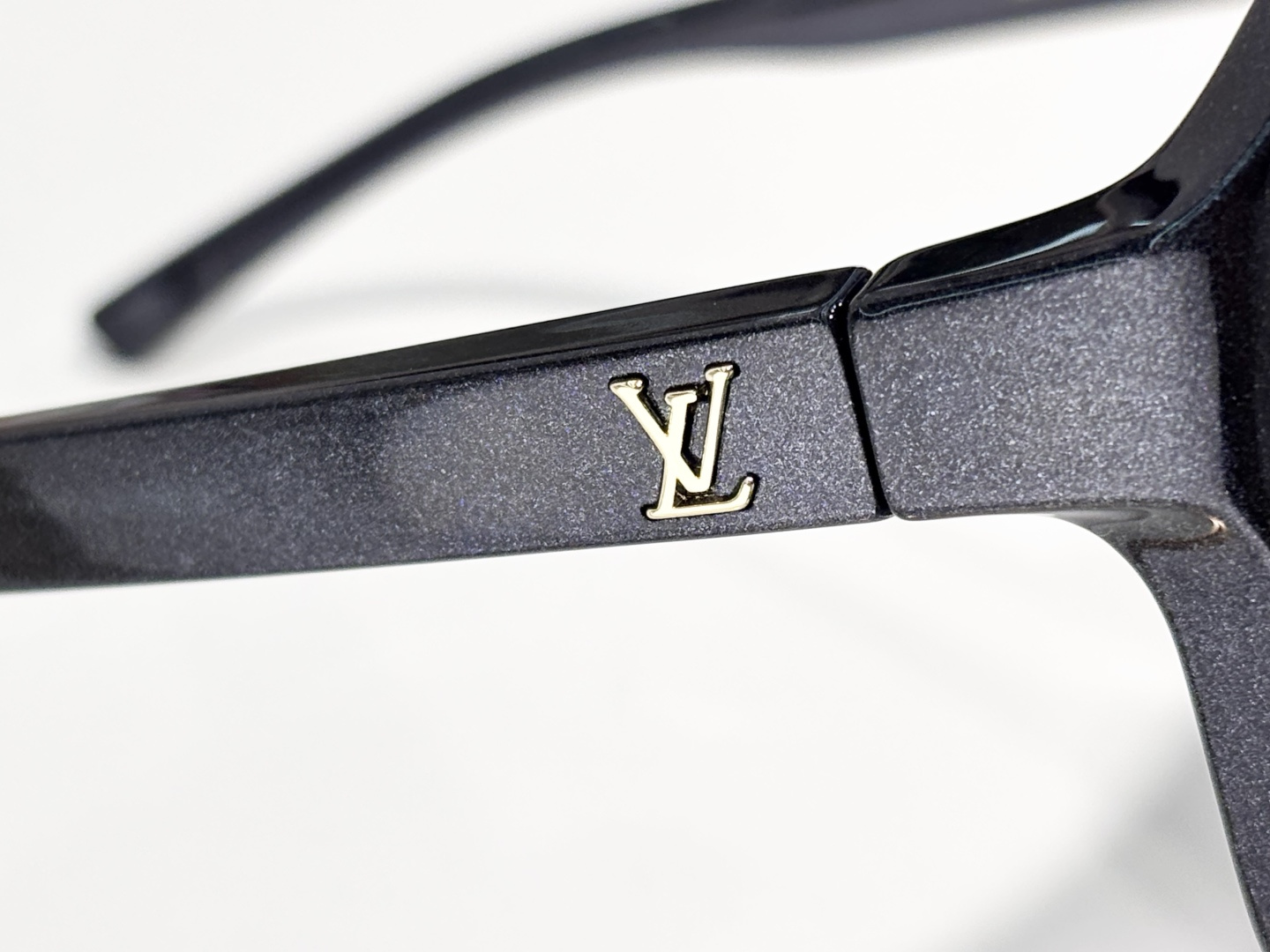 LOUIS VUITTONMODEL：Z3103USIZE：135口00-140