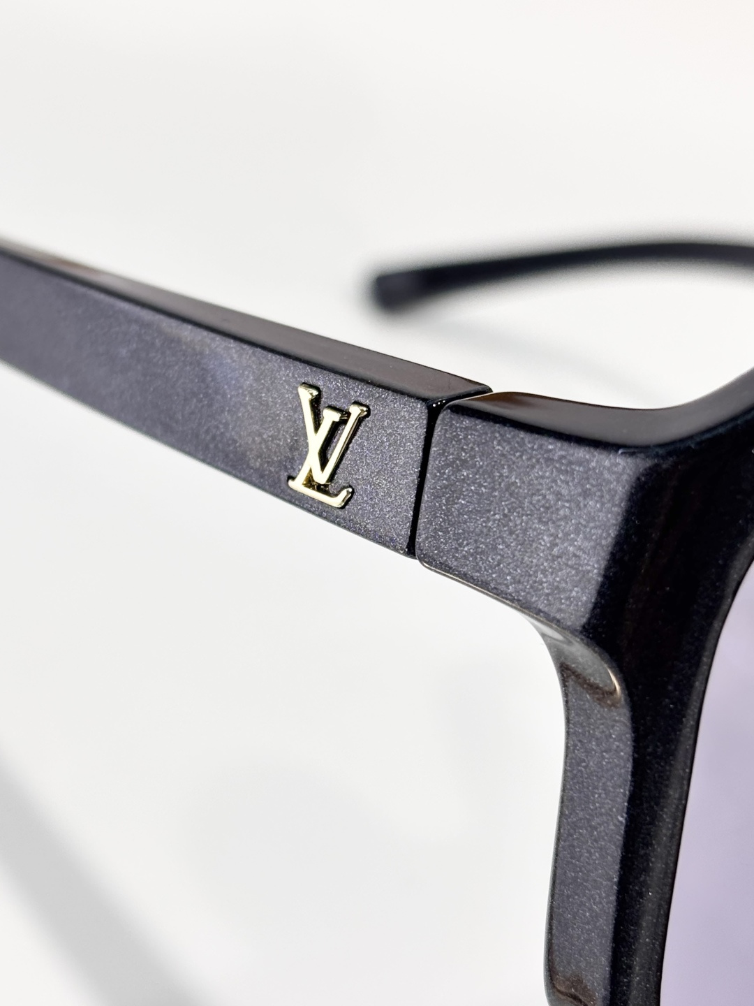 LOUIS VUITTONMODEL：Z3103USIZE：135口00-140