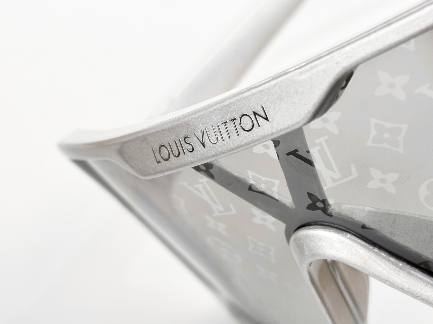 LOUIS VUITTONMODEL：Z3101USIZE：135口00-120