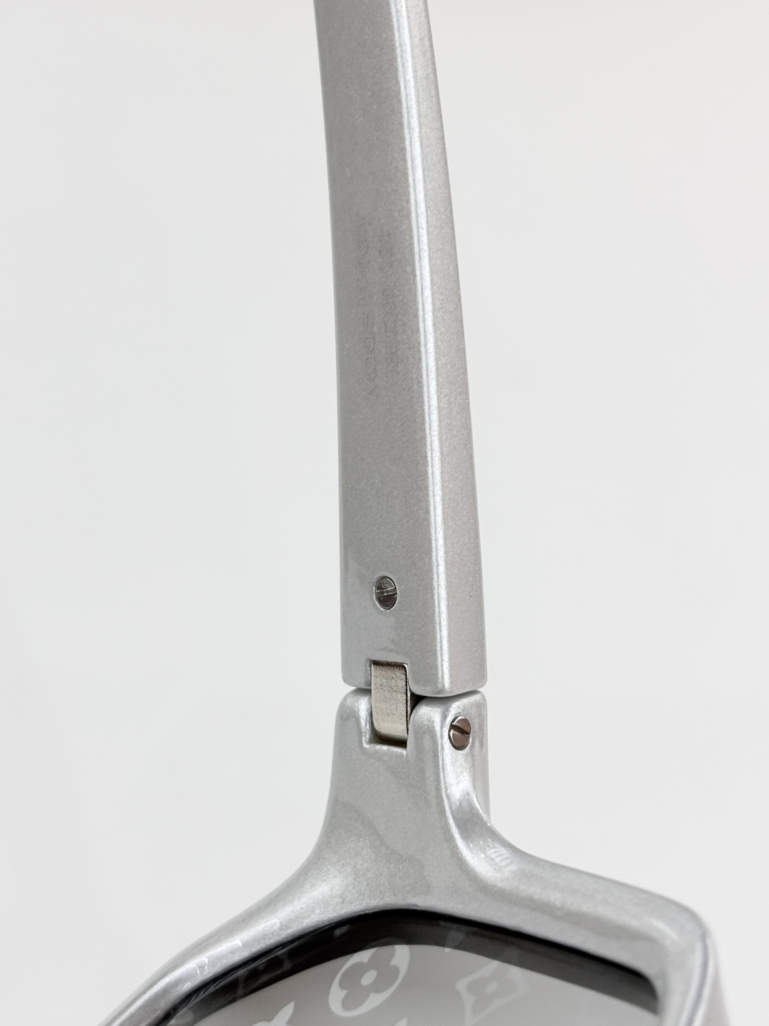 LOUIS VUITTONMODEL：Z3101USIZE：135口00-120