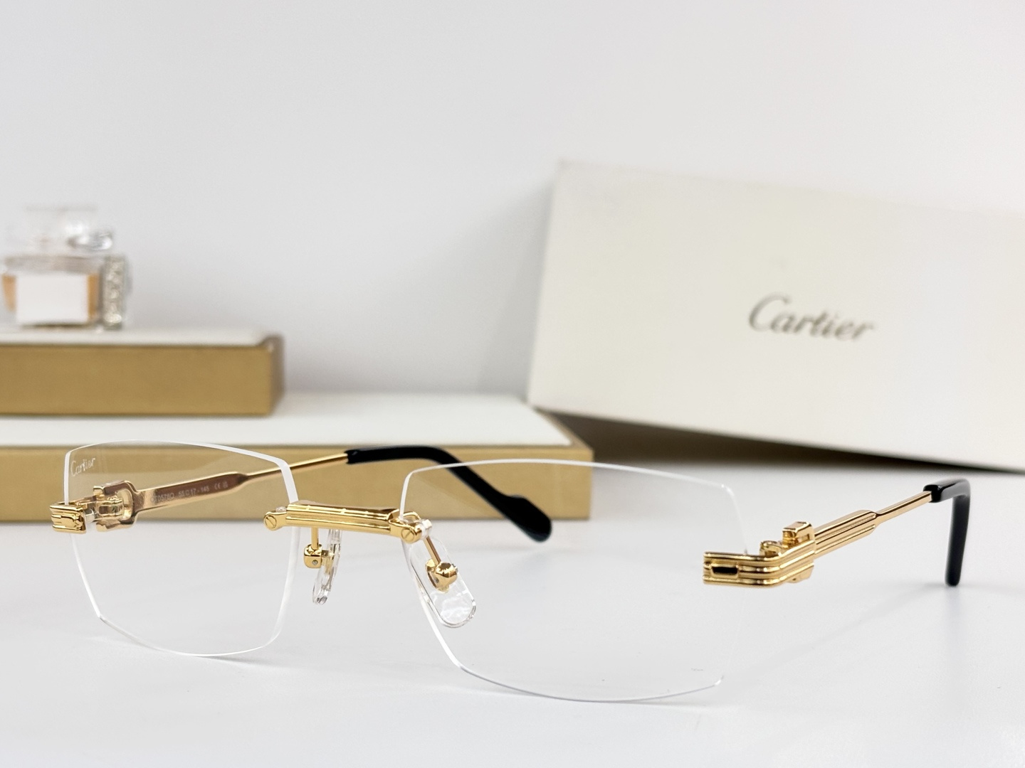 Cartie*MODEL：CT0578OSIZE: 55口17 145