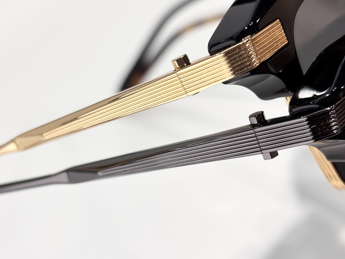 AKONI EuclidMODEL：AKS-526SIZE:51口21-145