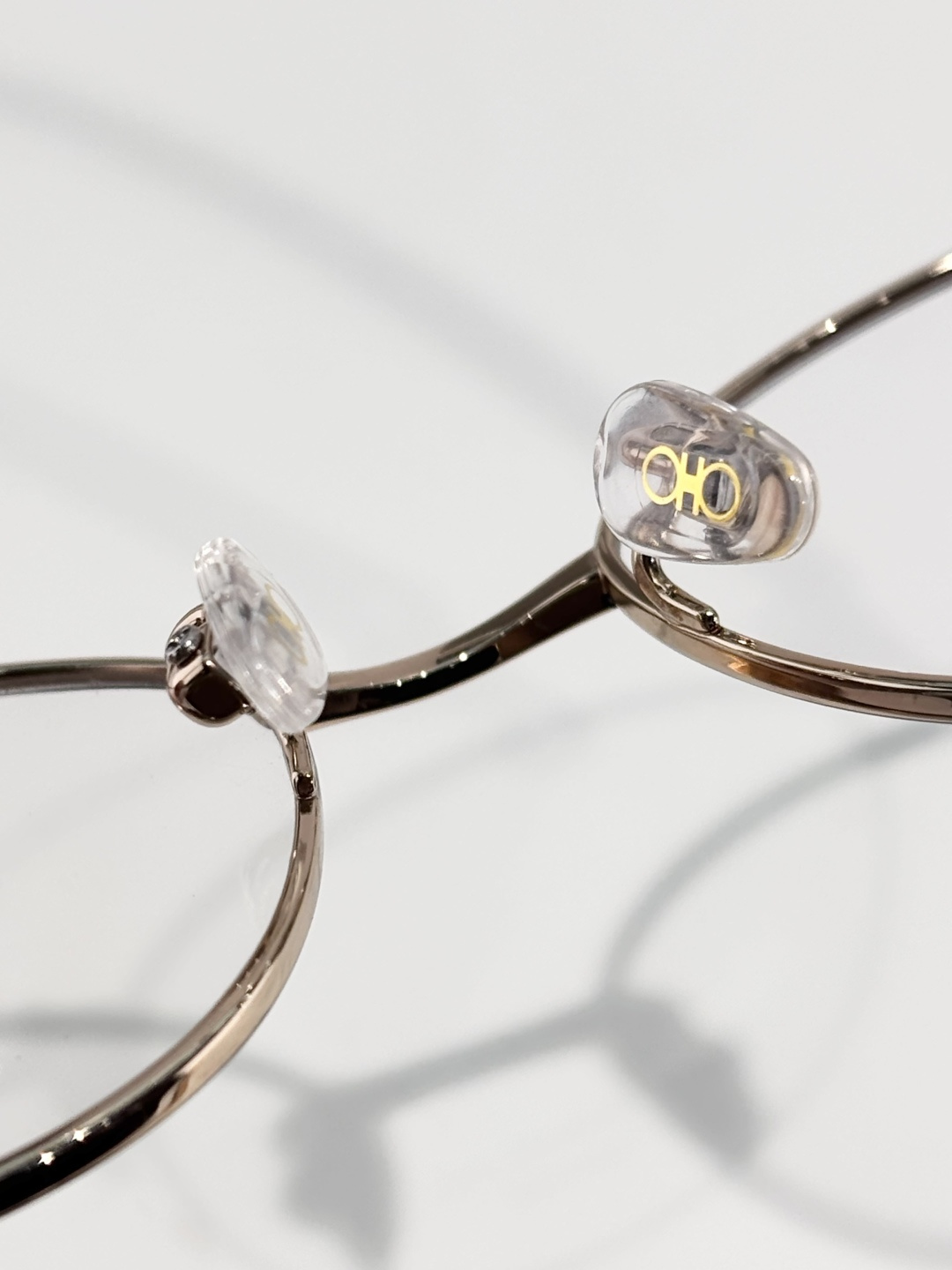 Salvatore ferragam* MODEL：SF2580LBSIZE：53口16-140