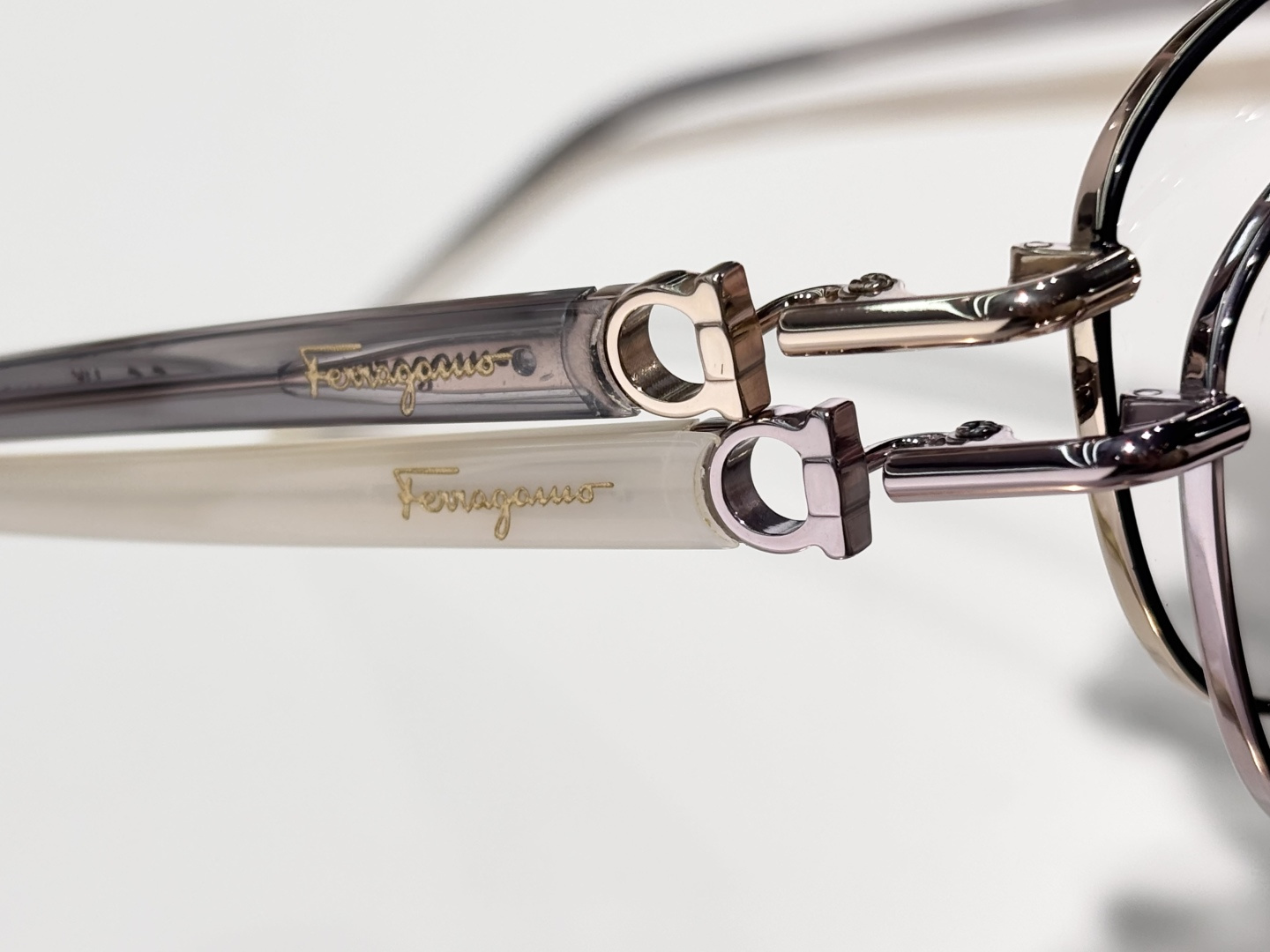 Salvatore ferragam* MODEL：SF2580LBSIZE：53口16-140