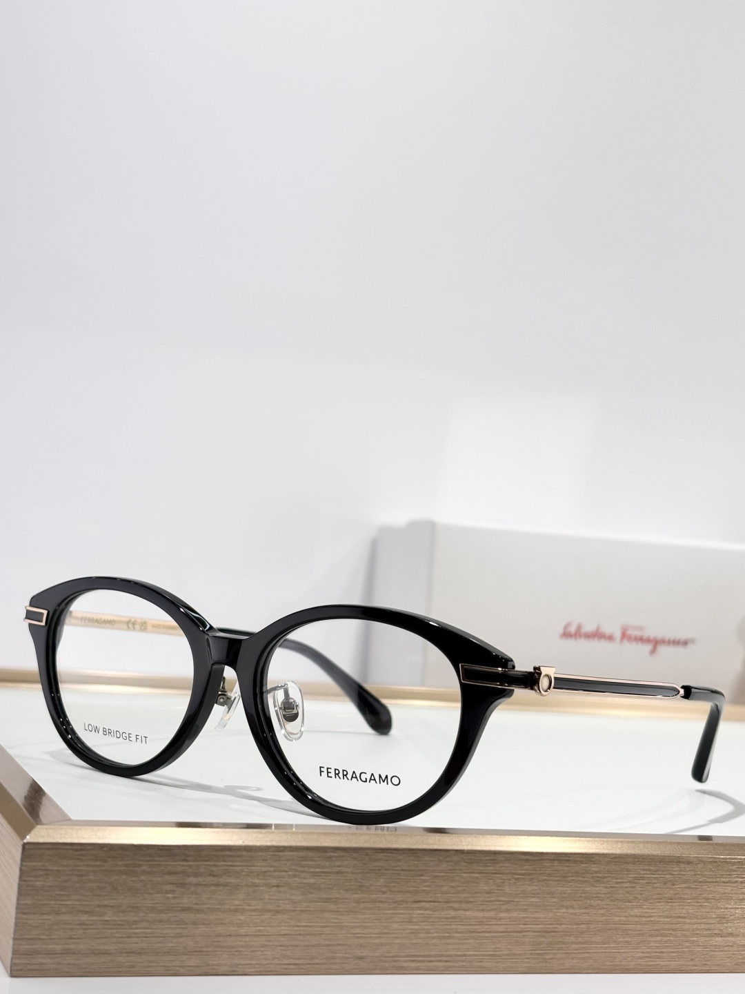 FERRAGAMOMod：SF3018LBSize：52口17-140