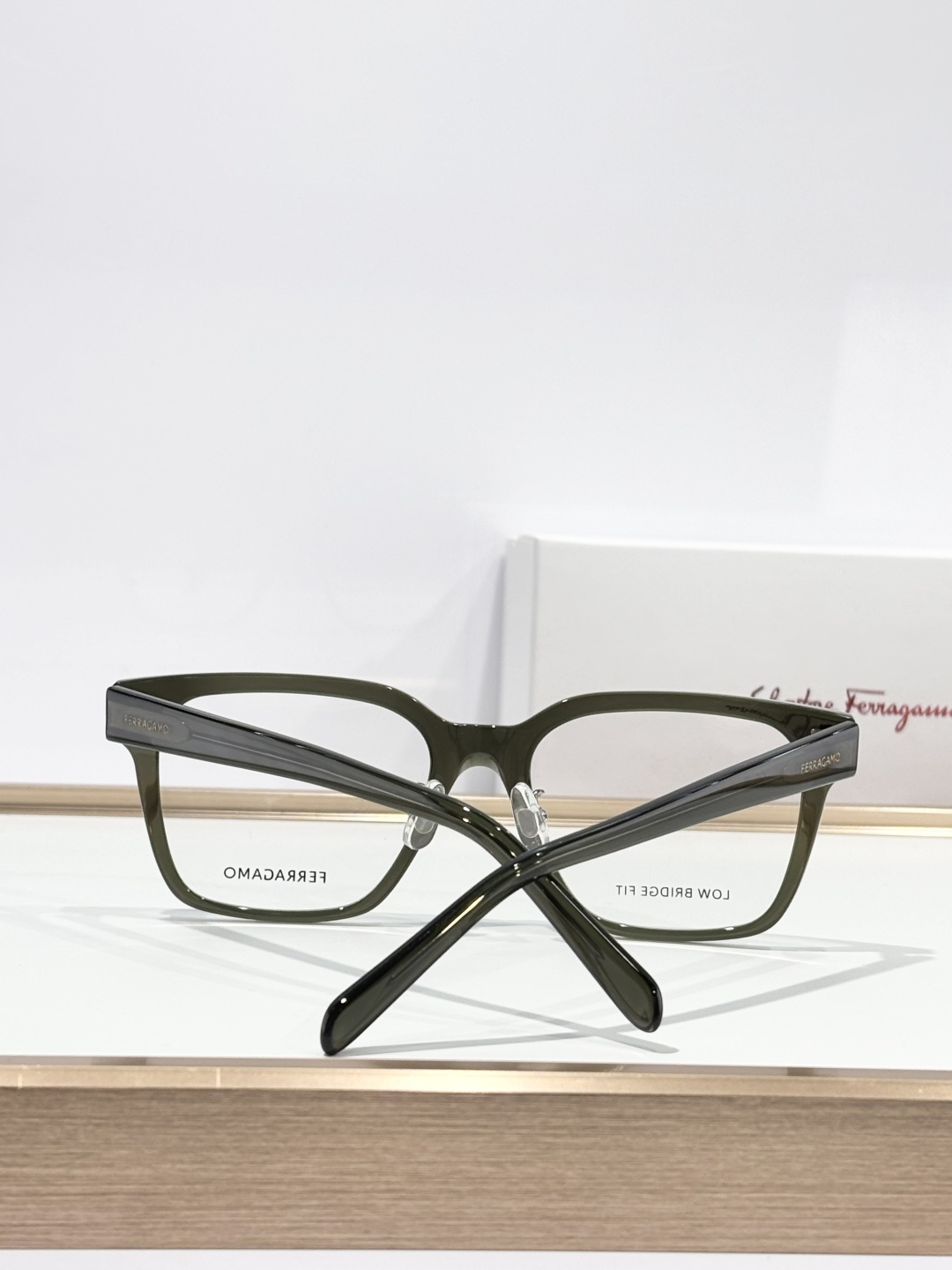 FERRAGAMOMod：SF3019LBSize：54口18-145