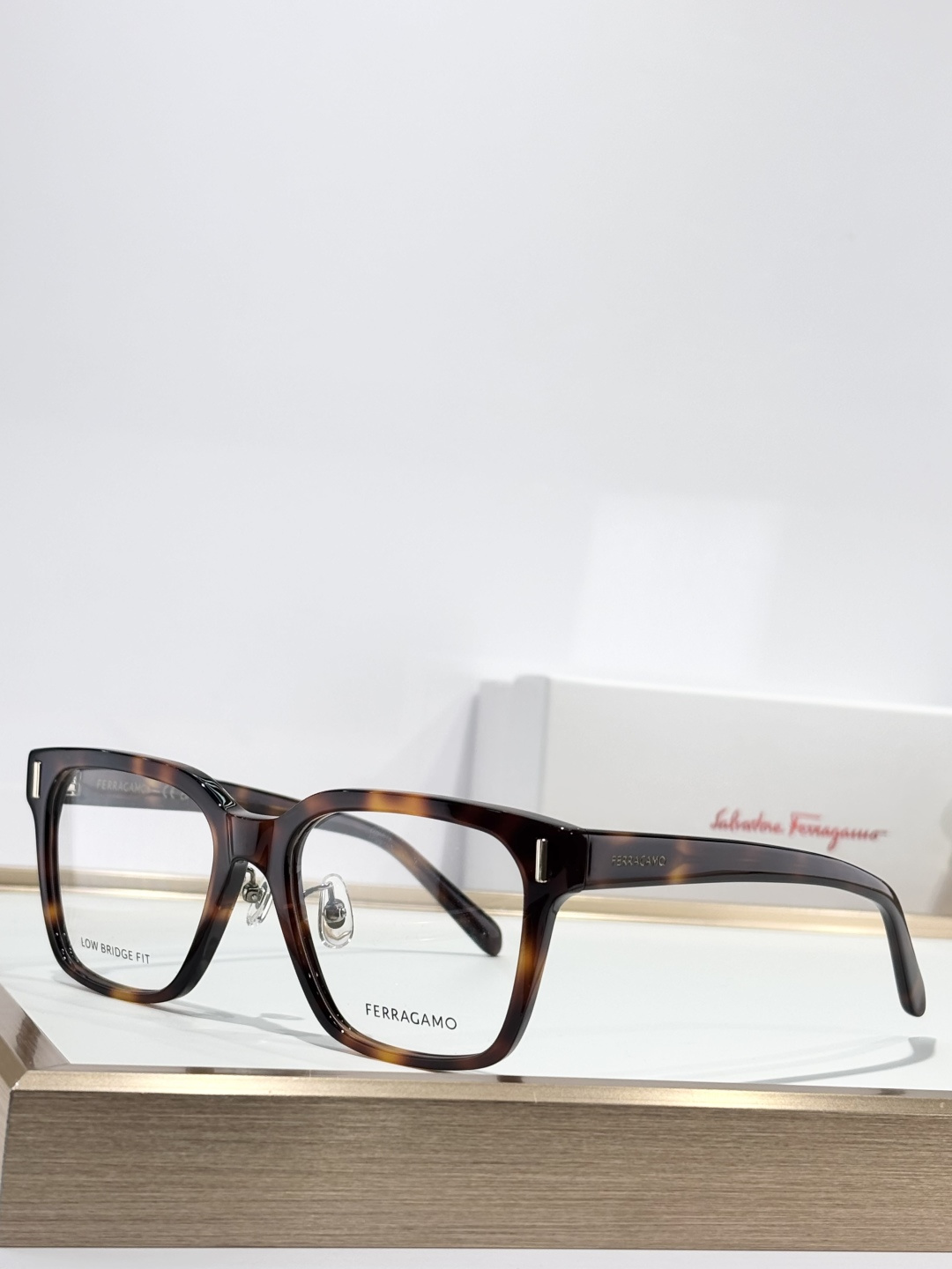 FERRAGAMOMod：SF3019LBSize：54口18-145