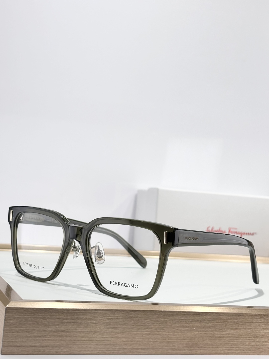 FERRAGAMOMod：SF3019LBSize：54口18-145