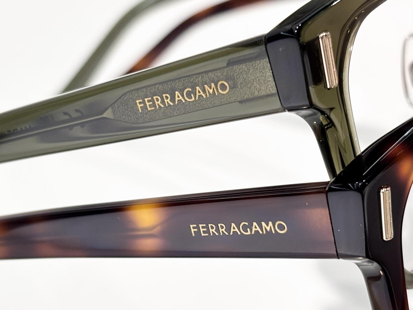 FERRAGAMOMod：SF3019LBSize：54口18-145