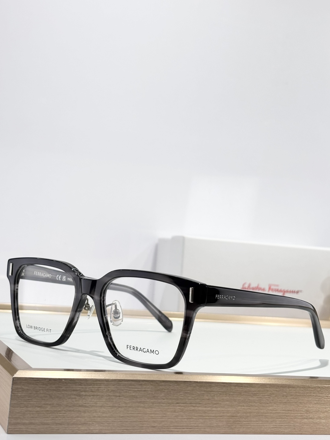 FERRAGAMOMod：SF3019LBSize：54口18-145