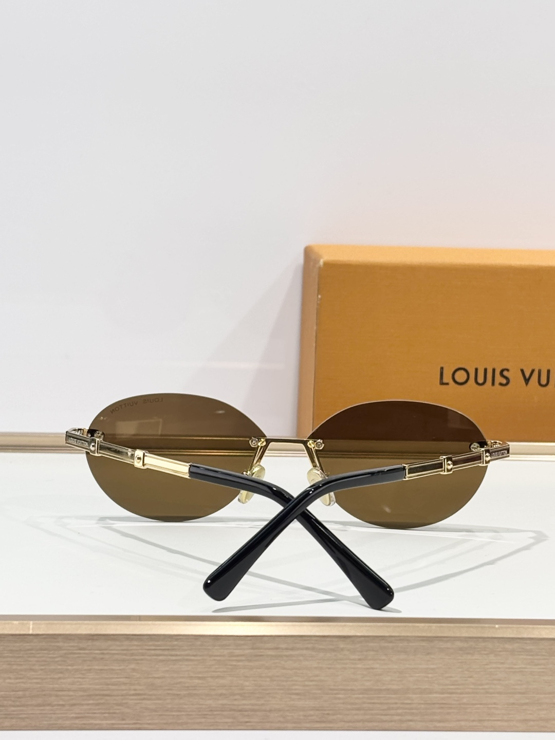 LOUIS VUITTONMODEL：Z3027USIZE：56口13-140