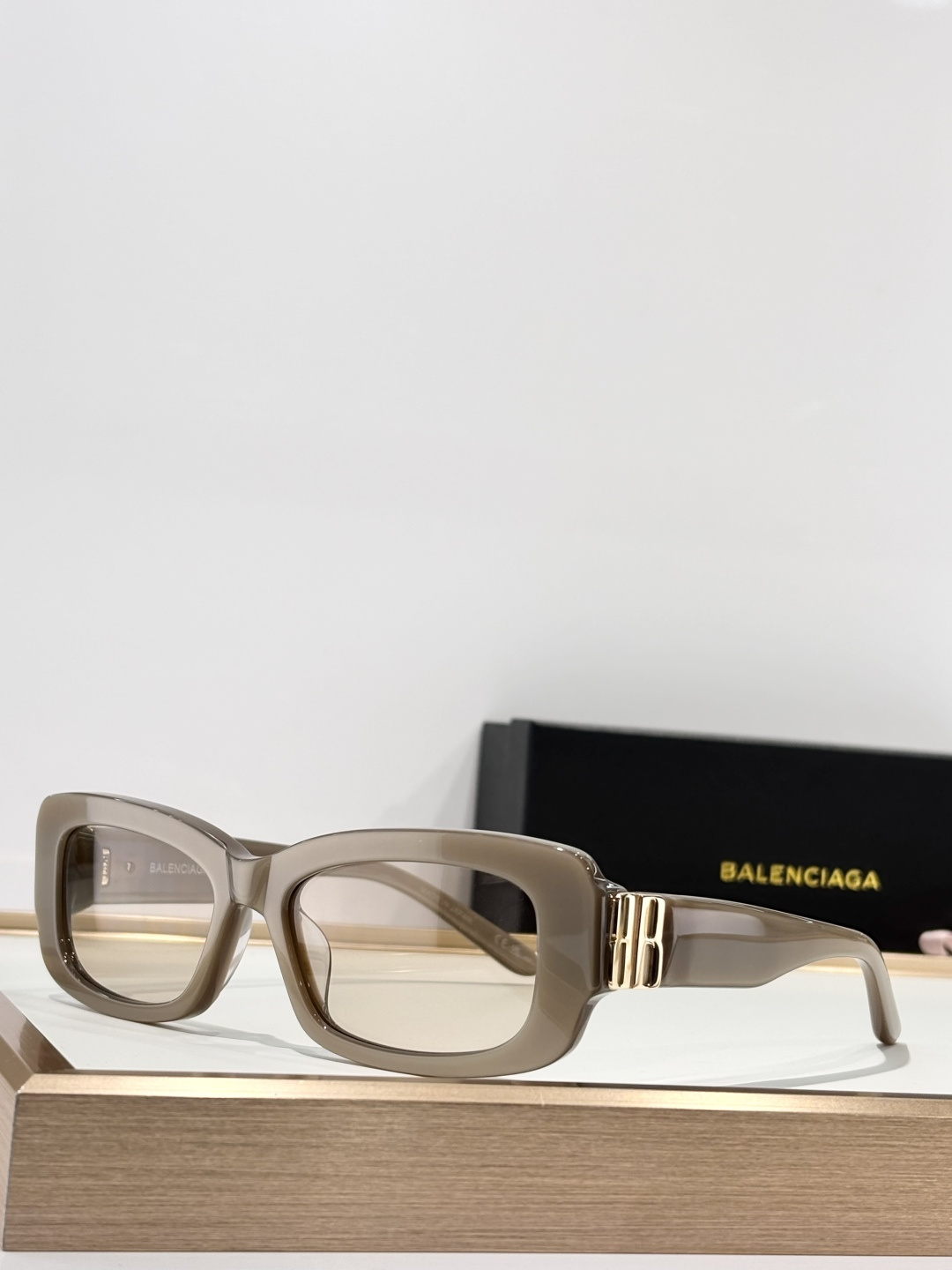 BALENCIAGMOD：BB0501SKSIZE：56口17-140