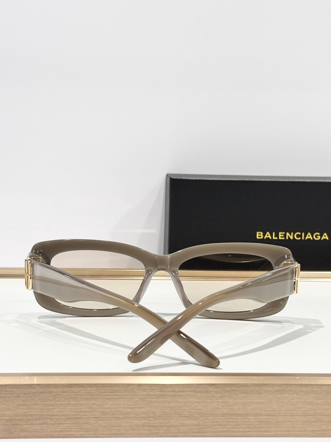 BALENCIAGMOD：BB0501SKSIZE：56口17-140