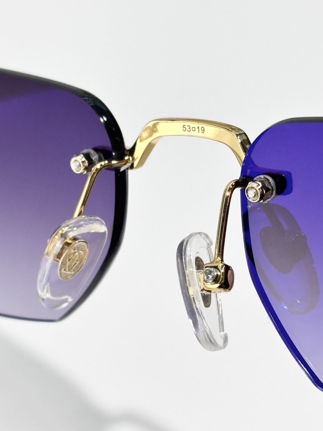 Cartie*MOD：CT0622SSize：53口19 145