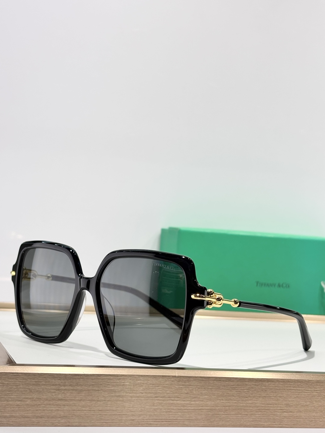 TIFFANY&Co.MODEL：TF4260USIZE：57口16-140