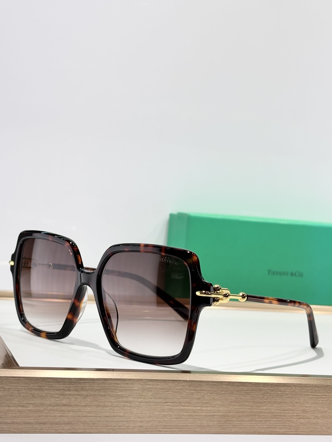 TIFFANY&Co.MODEL：TF4260USIZE：57口16-140