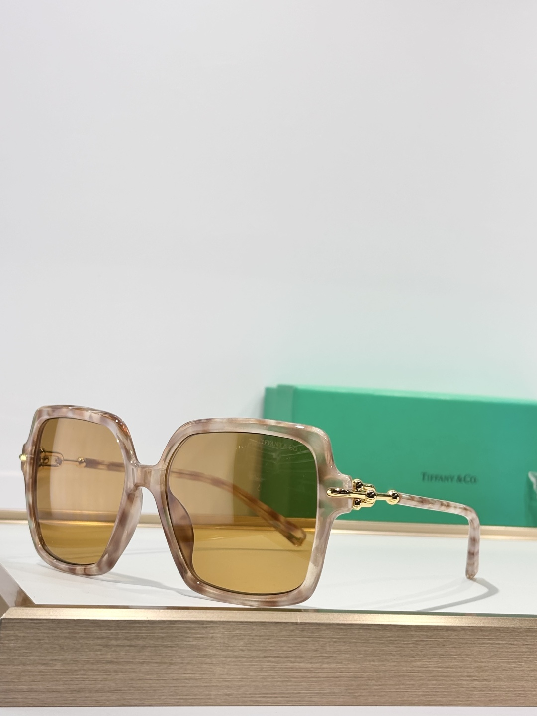 TIFFANY&Co.MODEL：TF4260USIZE：57口16-140