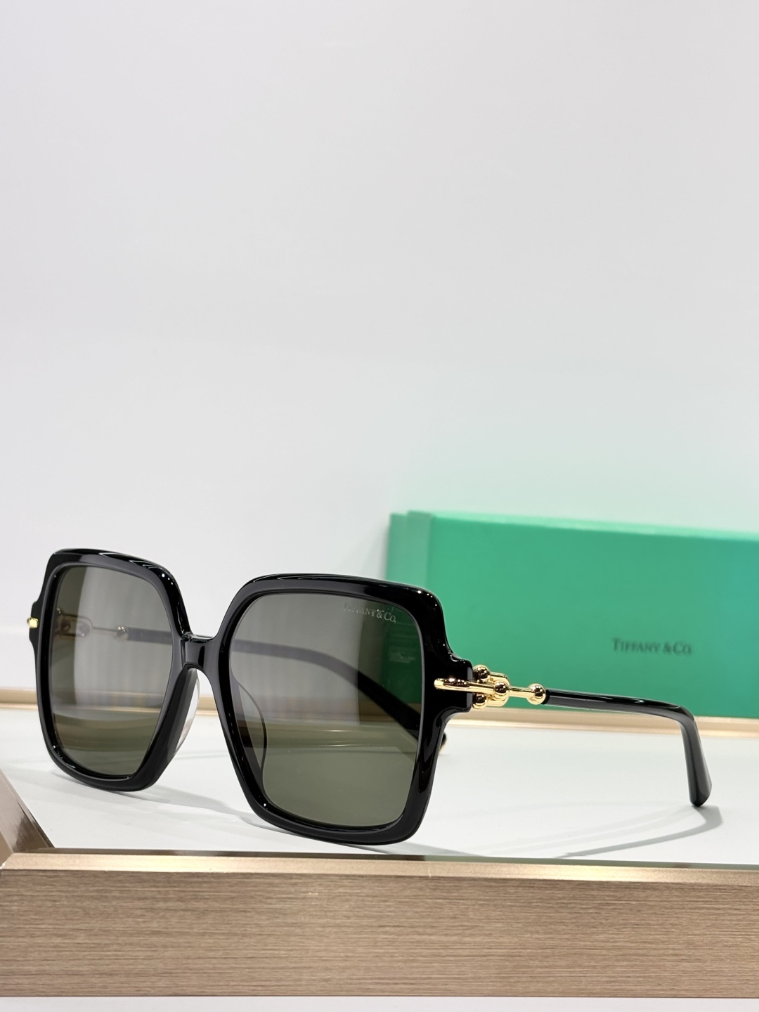 TIFFANY&Co.MODEL：TF4260USIZE：57口16-140