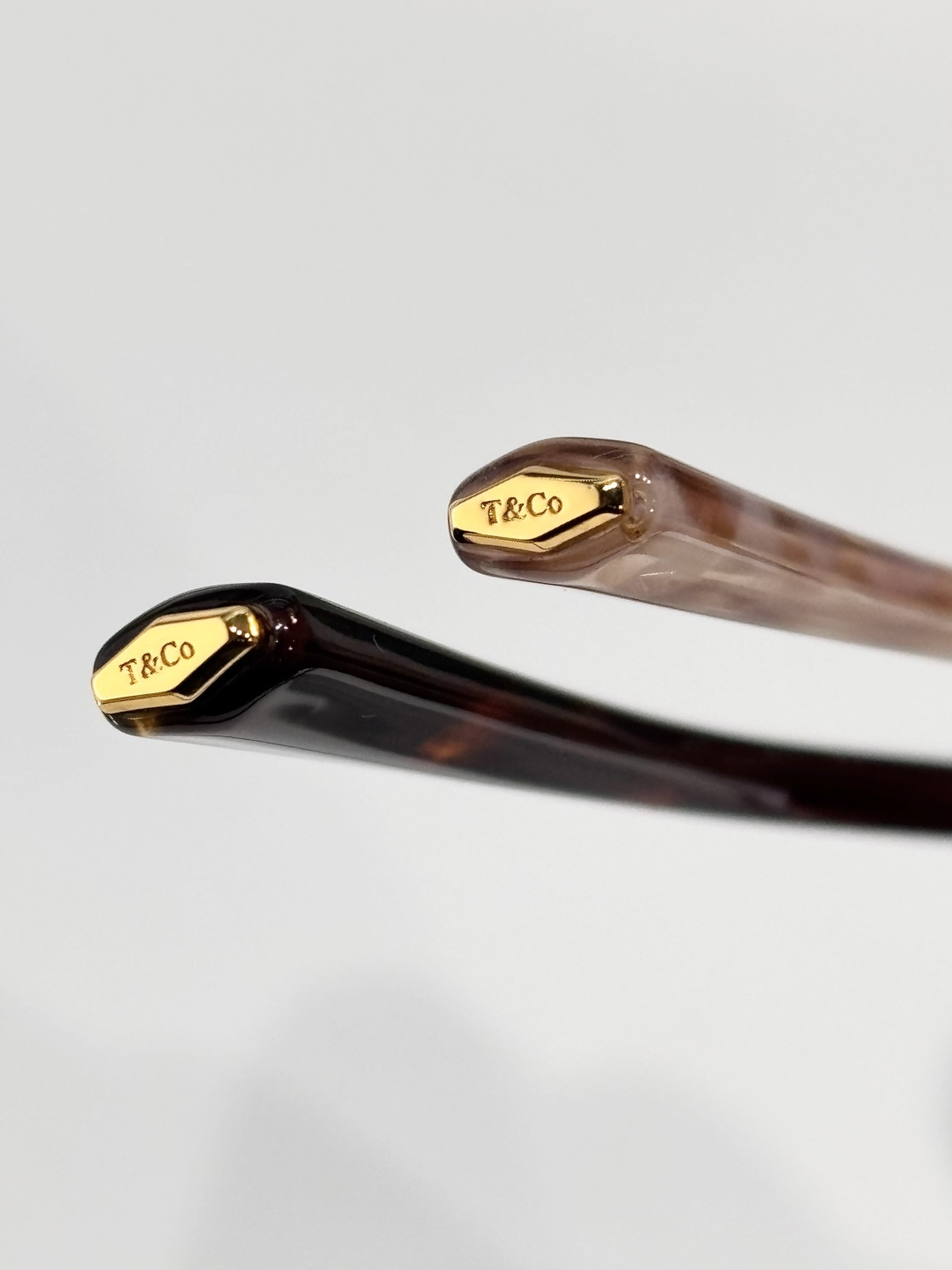 TIFFANY&Co.MODEL：TF4260USIZE：57口16-140