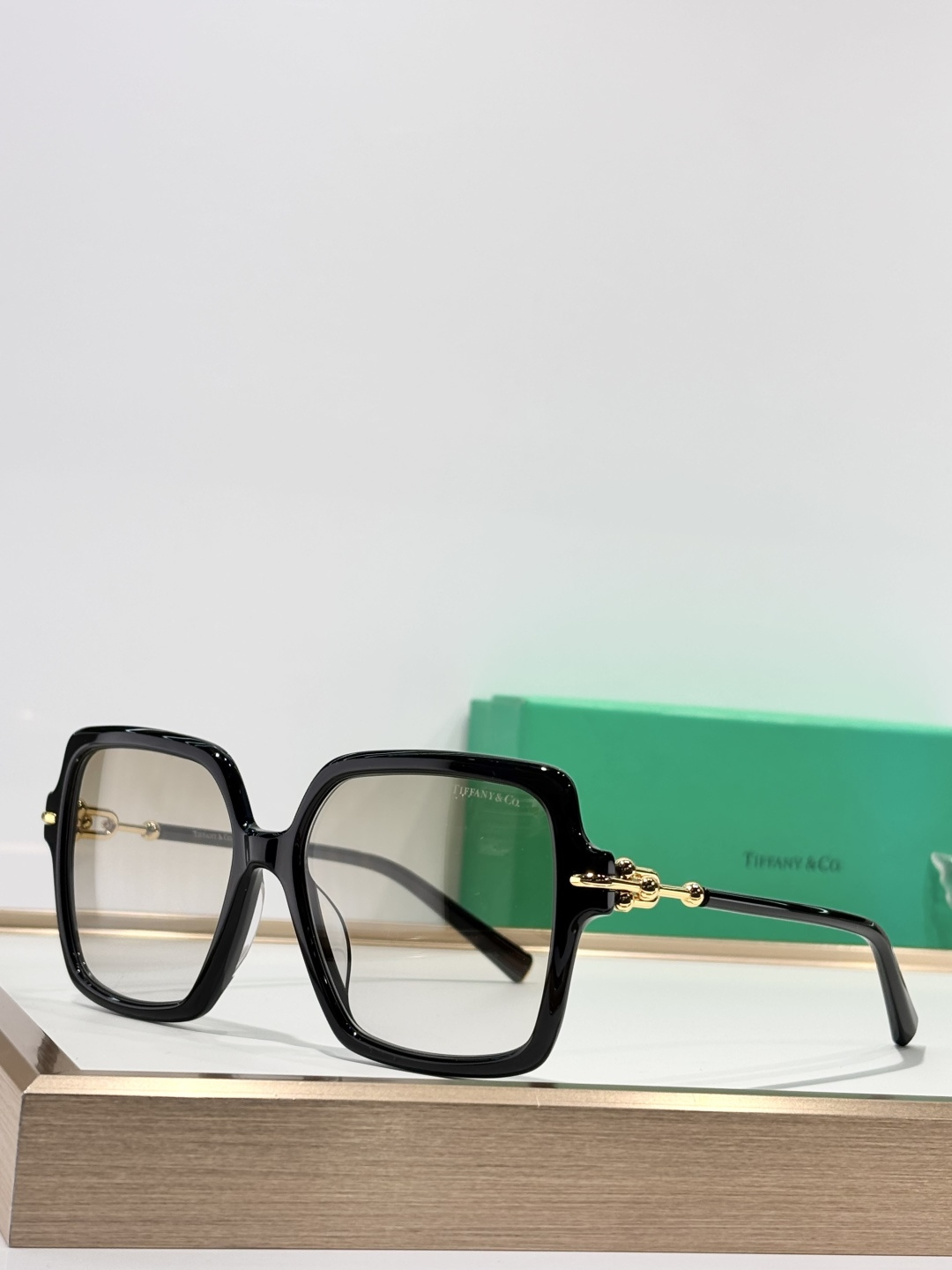 TIFFANY&Co.MODEL：TF4260USIZE：57口16-140