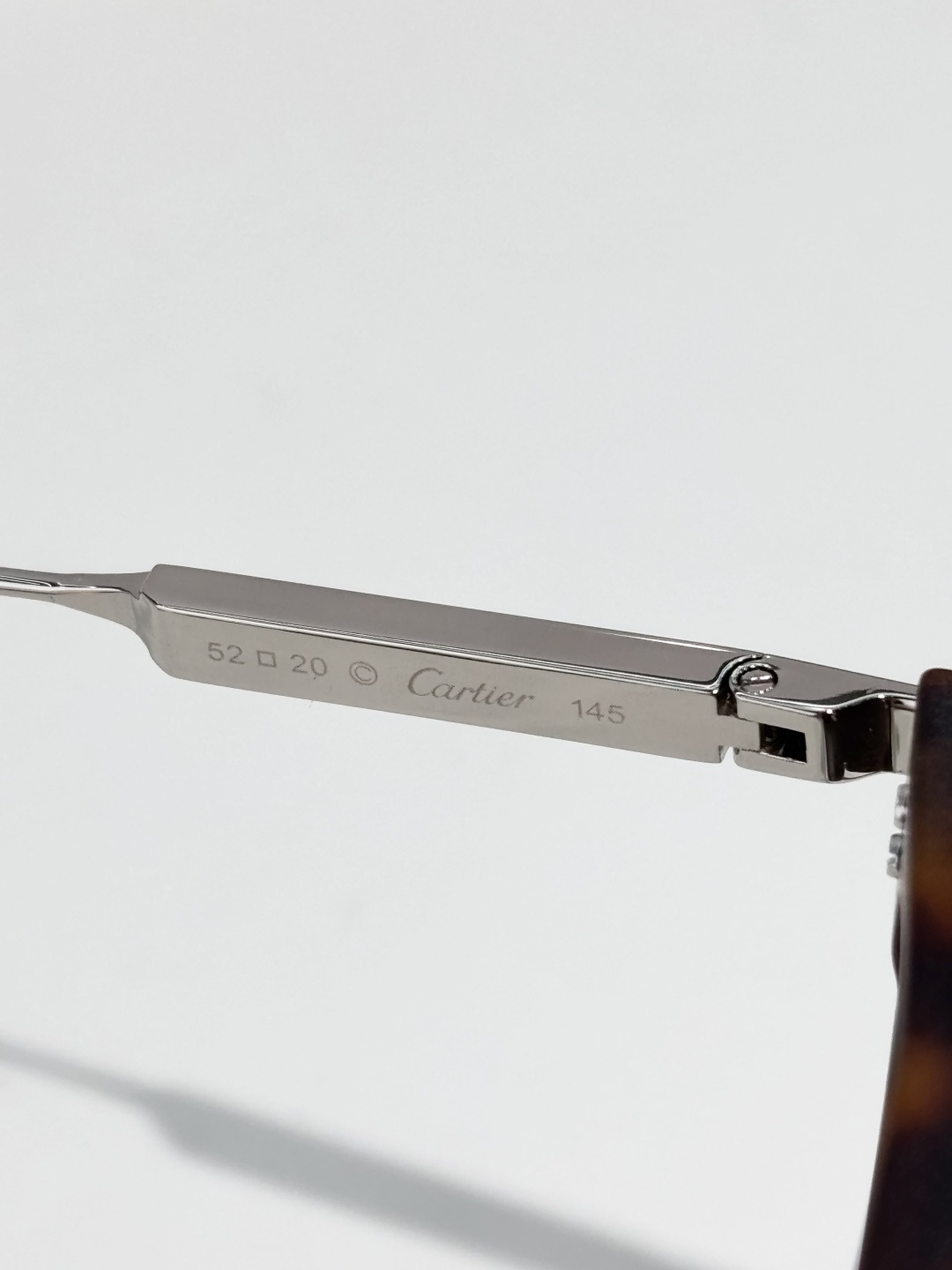 Cartie*MOD：CT0612OASize：52口20 145