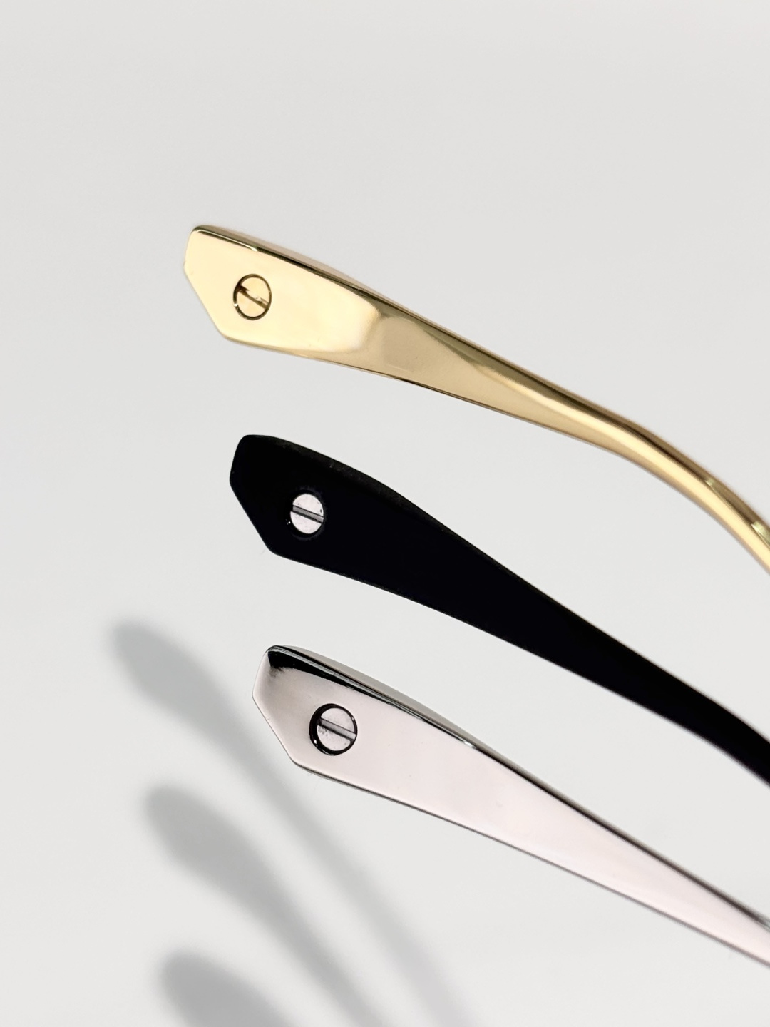 Cartie*MOD：CT0612OASize：52口20 145