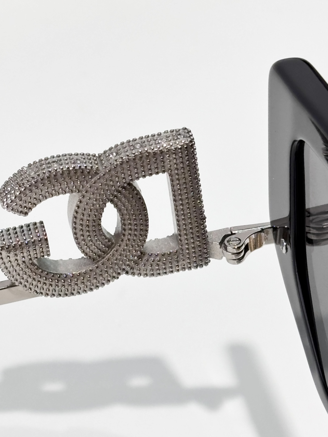 𝘿𝙊𝙇𝘾𝙀&𝙂𝘼𝘽𝘽𝘼𝙉𝘼  Mod:DG6663 Size:52口16-140   Oversized  