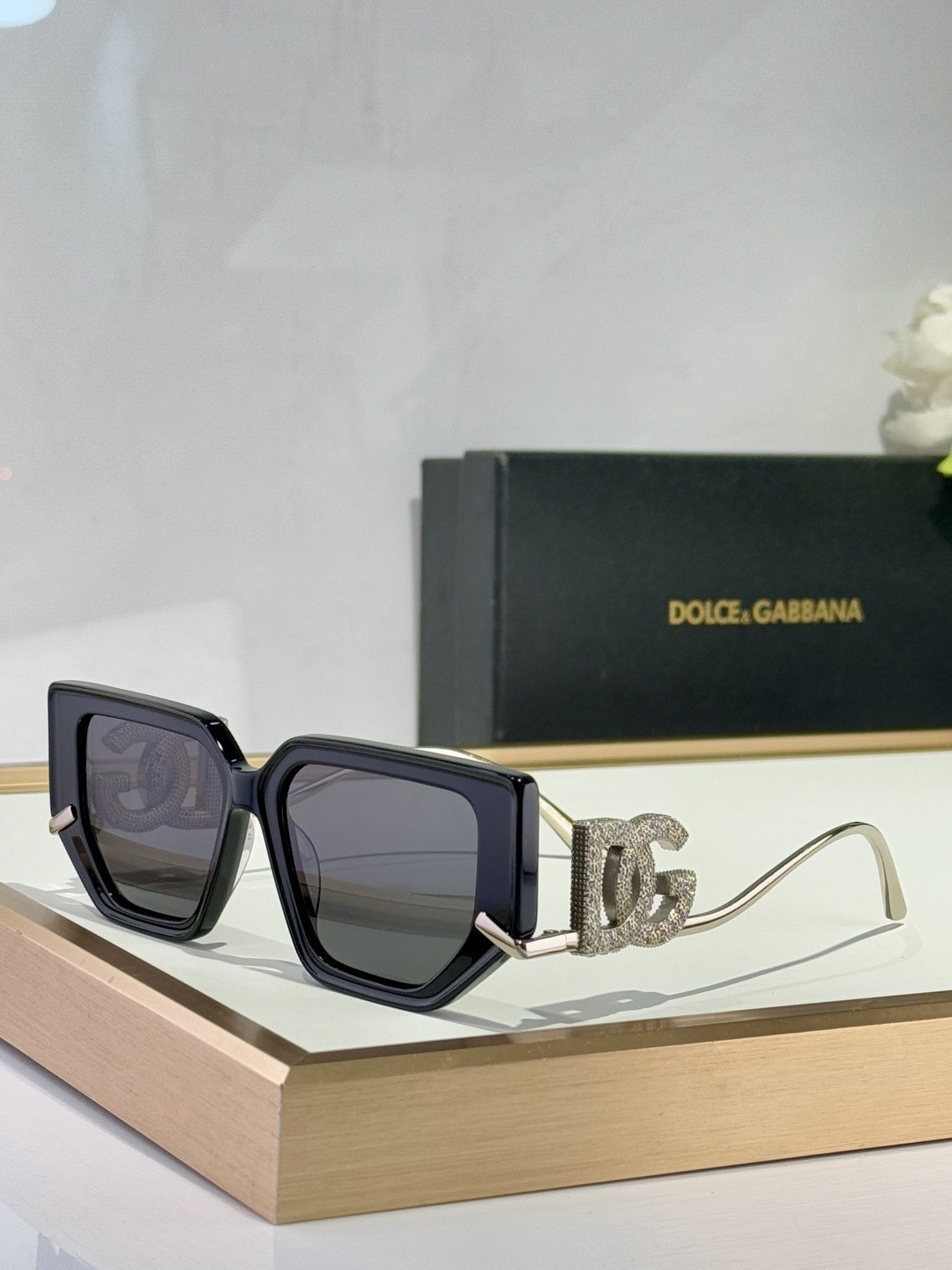 𝘿𝙊𝙇𝘾𝙀&𝙂𝘼𝘽𝘽𝘼𝙉𝘼  Mod:DG6663 Size:52口16-140   Oversized  